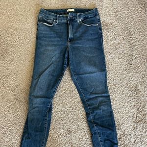 Good American Good Legs Chewed Hem Skinny Jeans Size 30/10 in Blue504NA